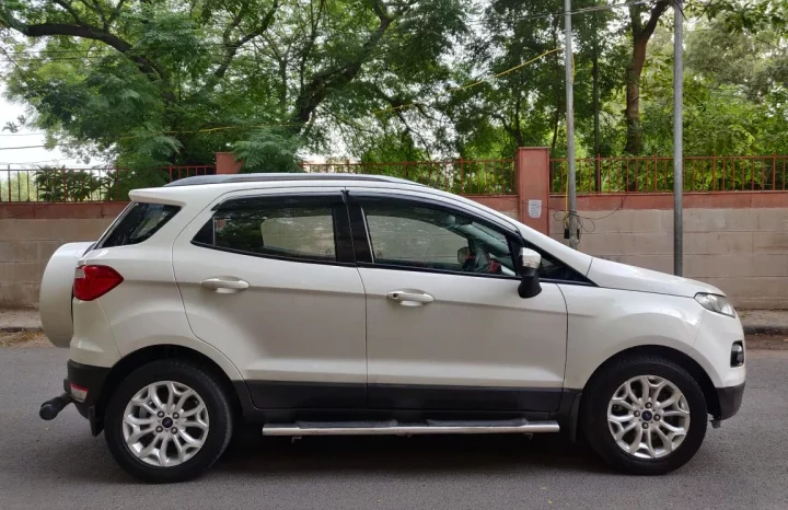 Ford Ecosport 1.5 Petrol Titanium  AT full